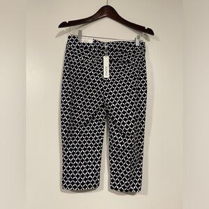 NWT Chico’s Brigitte Diamond Ikat Capris Black/White Size 2/XS (Chico’s Size 00)